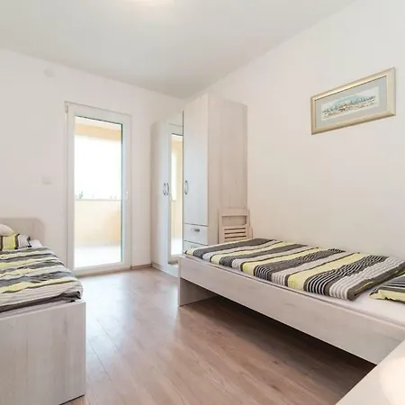 Appartement Dora Povljana