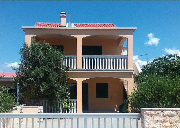 Dora Appartement Povljana